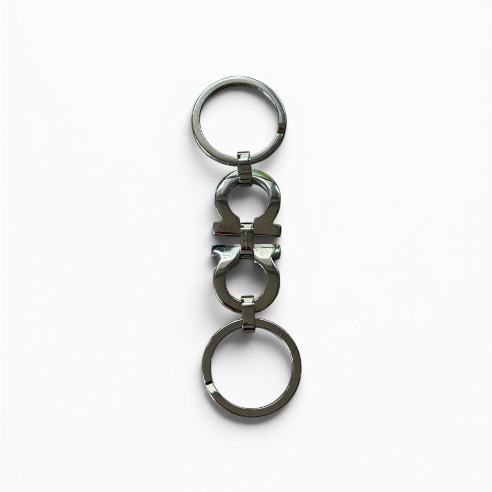 Salvatore Ferragamo Men Gancini Keychain - Silver Key Ring - Picture 6 of 7